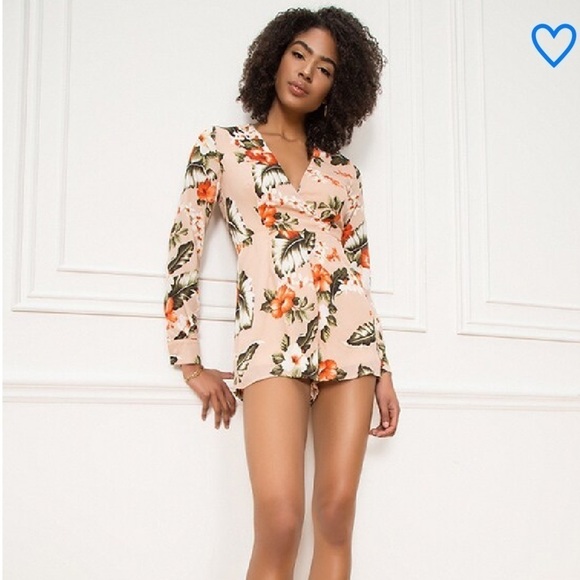 SUPERDOWN Revolve Ilah Surplice Floral VNeck Longsleeve Romper - Picture 3 of 14